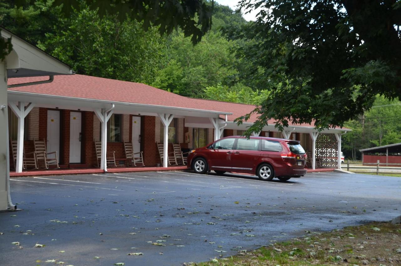 Travelowes Motel - Maggie Valley Eksteriør billede