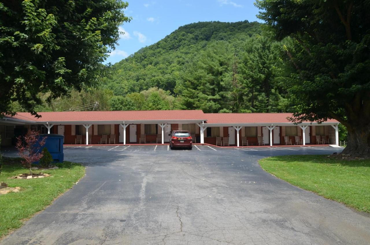 Travelowes Motel - Maggie Valley Eksteriør billede