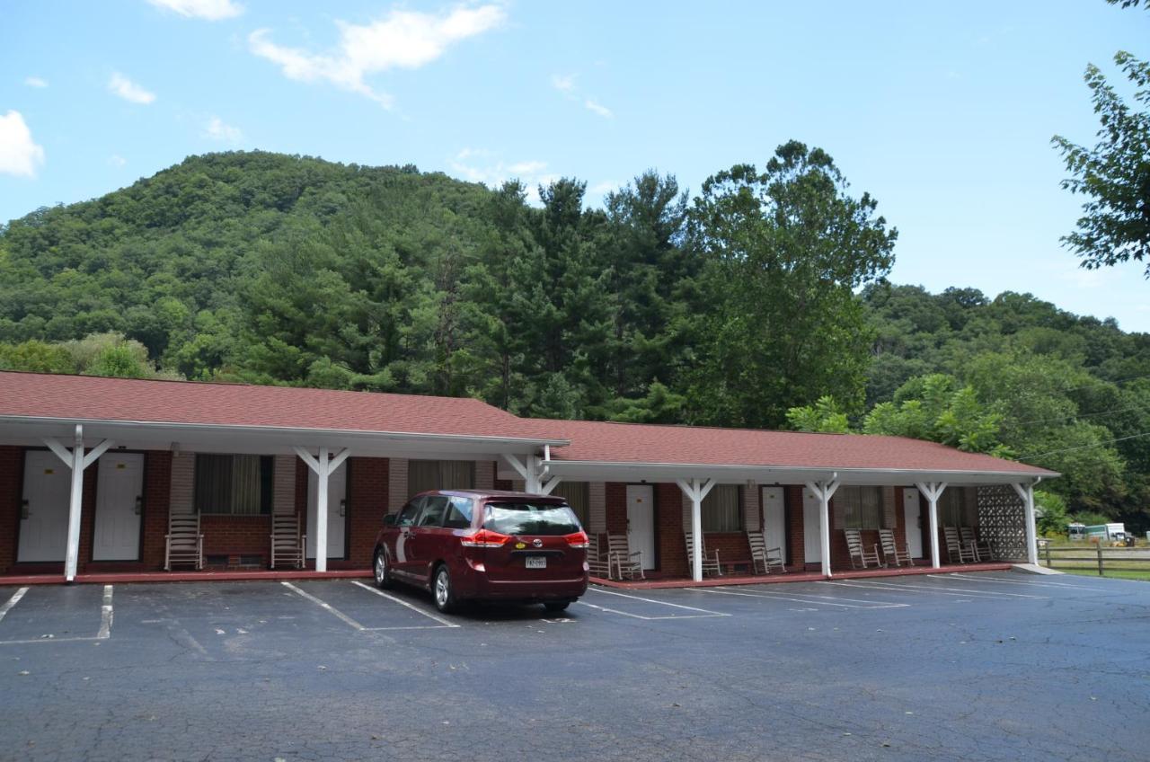 Travelowes Motel - Maggie Valley Eksteriør billede