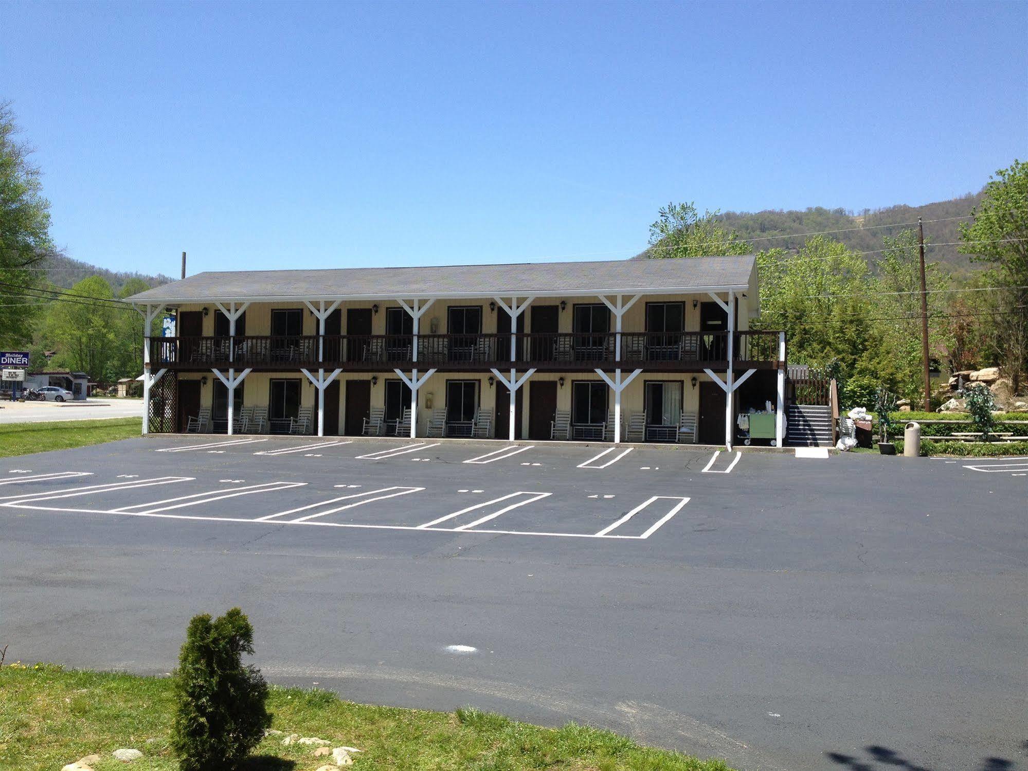 Travelowes Motel - Maggie Valley Eksteriør billede